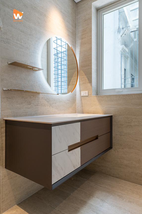 Chụp ảnh tủ lavabo phòng tắm và gương tròn có đèn viền - Granford - Media WinWin